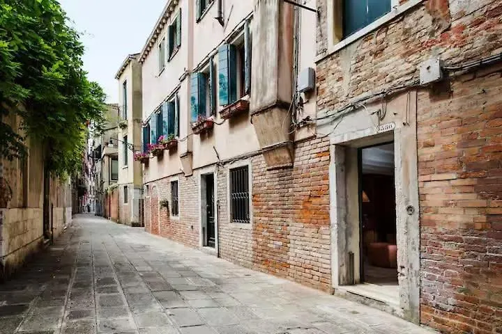 Biri Canal Charm Lägenhet Venedig