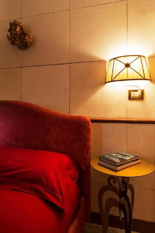 Biri Canal Charm Apartment Venice Italy